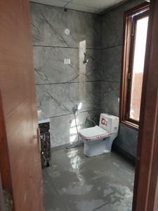 Bathroom Image of 1600 Sq.ft 3 BHK Apartment / Flat for sale in Shalimar Garden Ghaziabad for Rs. 8000000
