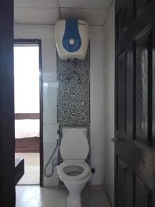 Common Bathroom Image of 1360 Sq.ft 3 BHK Apartment / Flat for sale in Paramount Floraville, Kulesara Noida for Rs. 16800000