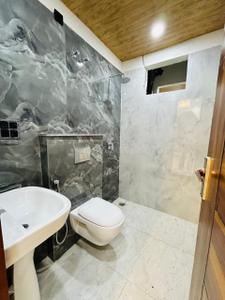 Bathroom Image of 1300 Sq.ft 2 BHK Builder Floor for sale in GMS Road Dehradun for Rs. 7000000
