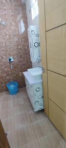 Bathroom Image of 1800 Sq.ft 3 BHK Apartment / Flat for rent in The 3C Lotus Panache, Sector 110 Noida for Rs. 50000