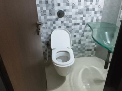 Image of 950 Sq.ft 2 BHK Apartment / Flat for rent in Kandivali West, Mumbai for Rs. 70000