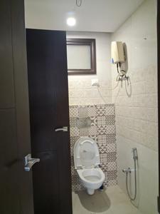 Common Bathroom Image of 1200 Sq.ft 3 BHK Builder Floor for rent in Paschim Vihar New Delhi for Rs. 38000