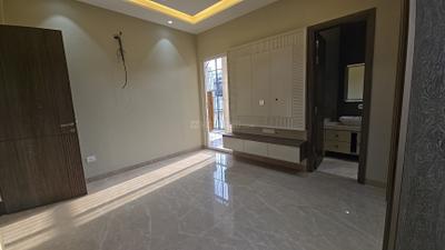 Bedroom Image of 1800 Sq.ft 3 BHK Builder Floor for sale in Paschim Vihar New Delhi for Rs. 42500000