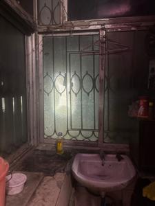 Bathroom Image of 680 Sq.ft 1 BHK Apartment / Flat for sale in Bow Bazaar Kolkata for Rs. 4500000