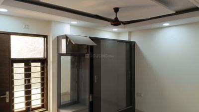 Bedroom Image of 1500 Sq.ft 3 BHK Builder Floor for sale in Raja Park Apartment, Shakurpur New Delhi for Rs. 14500000