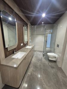Bathroom Image of 4800 Sq.ft 4.5 BHK Apartment / Flat for rent in Alkapuri Vadodara for Rs. 250000