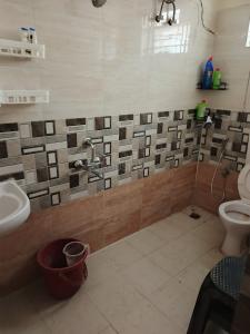 Bathroom Image of 1190 Sq.ft 3 BHK Apartment / Flat for sale in SNR Verity, Sarjapur Bengaluru for Rs. 8600000