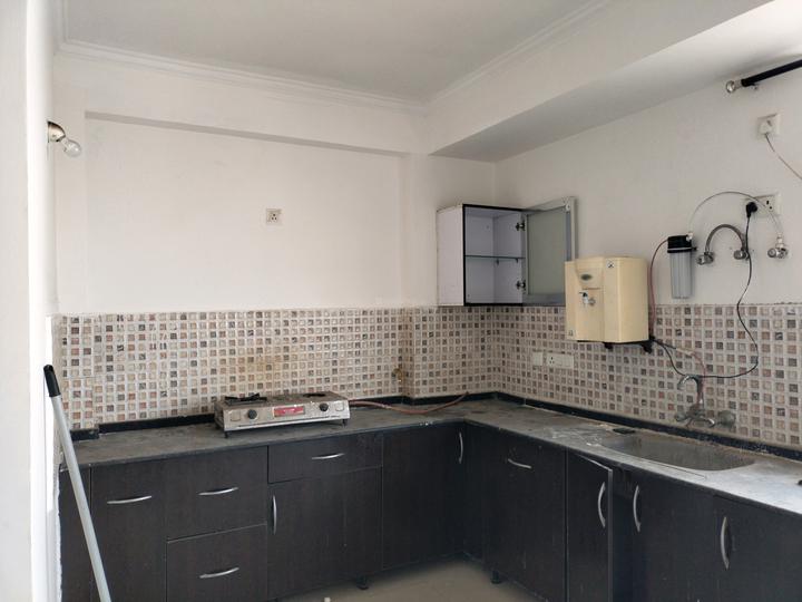 Amrapali Pan Oasis Main Image 1