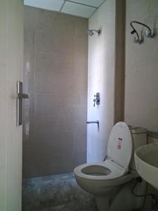 Common Bathroom Image of 1137 Sq.ft 2 BHK Apartment / Flat for sale in Eldeco Live By The Greens Phase 1, Sector 150 Noida for Rs. 12500000
