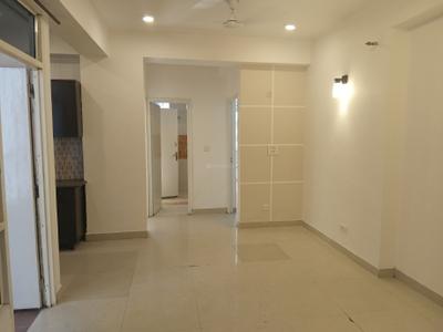 Living Room Image of 950 Sq.ft 2 BHK Apartment / Flat for sale in Supertech Livingston, Crossings Republik Ghaziabad for Rs. 7500000