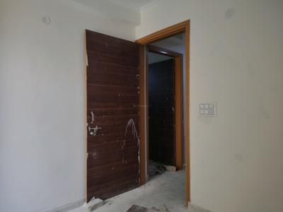 Bedroom Image of 650 Sq.ft 2 BHK Apartment / Flat for sale in Sangam Vihar New Delhi for Rs. 3600000