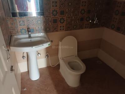 Bathroom Image of 1125 Sq.ft 2.5 BHK Apartment / Flat for sale in Migsun Ultimo, Omicron III Greater Noida for Rs. 8500000