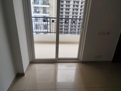 Bedroom Image of 1340 Sq.ft 3 BHK Apartment / Flat for rent in Gulshan Ikebana, Sector 143 Noida for Rs. 32000