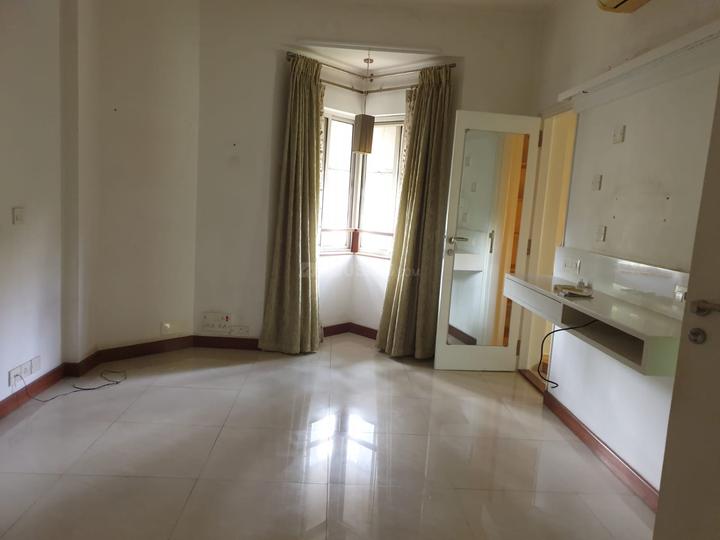 Apartment building Bedroom 1