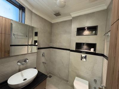 Bathroom Image of 1800 Sq.ft 3 BHK Builder Floor for rent in Punjabi Bagh New Delhi for Rs. 80000