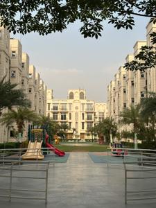 Building Image of 646 Sq.ft 2 BHK Apartment / Flat for sale in Signature Global Park 2 And 3, Sector 36 Sohna for Rs. 7200000