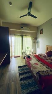 Bedroom Image of 435 Sq.ft 1 RK Studio for rent in Paramount Pine And Oak Studio, Surajpur Greater Noida for Rs. 18000