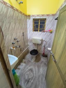 Bathroom Image of 450 Sq.ft 1 BHK Builder Floor for rent in Barasat Kolkata for Rs. 12500