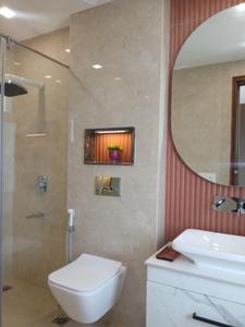 Bathroom Image of 2450 Sq.ft 3 BHK Builder Floor for sale in BPTP Amstoria , Sector 102 Gurgaon for Rs. 29500000