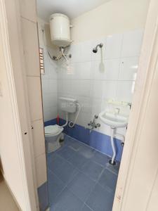Bathroom Image of 950 Sq.ft 2 BHK Builder Floor for rent in Doddanekundi Bengaluru for Rs. 25000