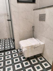 Common Bathroom Image of 3078 Sq.ft 4 BHK Builder Floor for sale in Sector 23 Gurgaon for Rs. 38500000