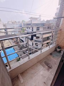 Balcony Image of 900 Sq.ft 3 BHK Builder Floor for rent in Mayur Vihar Phase 1 New Delhi for Rs. 30000