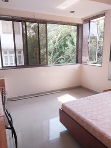 Bedroom Image of 700 Sq.ft 1 BHK Apartment / Flat for rent in Cumballa Hill Mumbai for Rs. 125000