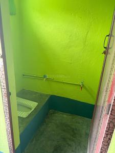 Bathroom Image of 180 Sq.ft 1 RK Independent House for rent in Liluah Howrah for Rs. 4000