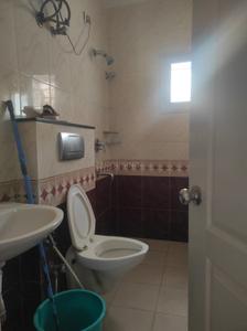 Bathroom Image of 2300 Sq.ft 3 BHK Apartment / Flat for rent in Ibis Galleria, Sanjaynagar Bengaluru for Rs. 60000
