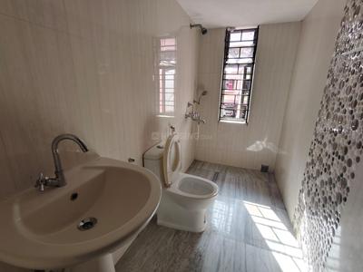 Image of 1300 Sq.ft 3 BHK Apartment / Flat for rent in Chinar Park, Kolkata for Rs. 19000