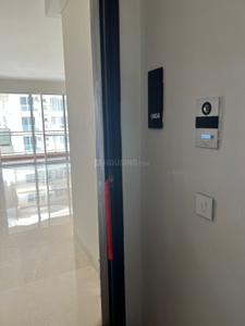 3.5 BHK Flat