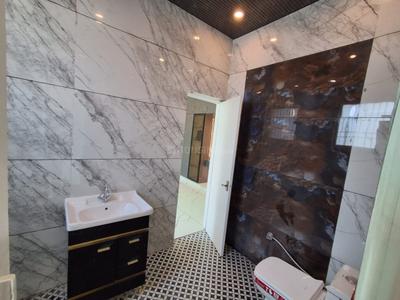 Bathroom Image of 1200 Sq.ft 2 BHK Apartment / Flat for rent in Sector 51 Chandigarh for Rs. 25000