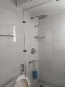 Bathroom Image of 2000 Sq.ft 3.5 BHK Apartment / Flat for rent in Azad Apartments, Kalu Sarai New Delhi for Rs. 125000