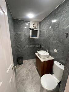 Bathroom Image of 1100 Sq.ft 2.5 BHK Apartment / Flat for sale in Amrapali Silicon City, Sector 76 Noida for Rs. 10500000