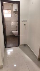 Bathroom Image of 600 Sq.ft 1 BHK Builder Floor for rent in HSR Layout Bengaluru for Rs. 32000