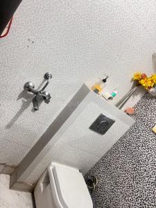 Bathroom Image of 1700 Sq.ft 3 BHK Builder Floor for sale in Vikaspuri New Delhi for Rs. 24500000