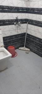 Bathroom Image of 150 Sq.ft 1 RK Builder Floor for rent in Eros Rosewood City, Sector 49 Gurgaon for Rs. 16000