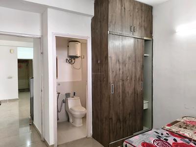 Bedroom Image of 913 Sq.ft 2 BHK Apartment / Flat for rent in Pyramid Urban Homes, Sector 70A Gurgaon for Rs. 30000