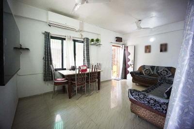 Living Room Image of 810 Sq.ft 2 BHK Apartment / Flat for sale in Bodakdev Ahmedabad for Rs. 5800000