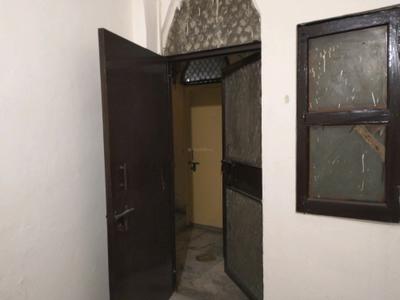 Living Room Image of 400 Sq.ft 1 BHK Builder Floor for rent in Laxmi Nagar New Delhi for Rs. 15000