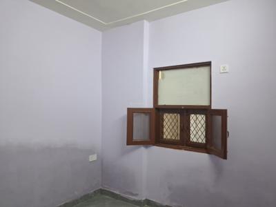 Bedroom Image of 600 Sq.ft 2 BHK Builder Floor for rent in Paschim Vihar New Delhi for Rs. 20000