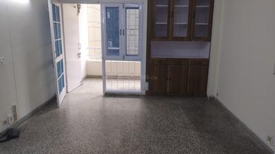Living Room Image of 1300 Sq.ft 2.5 BHK Apartment / Flat for rent in Sector 30 Noida for Rs. 30000