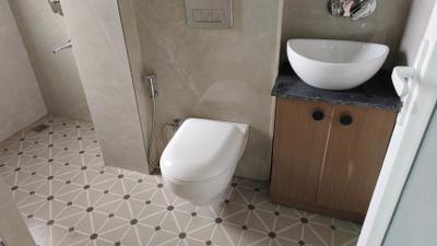 Bathroom Image of 750 Sq.ft 1 BHK Builder Floor for rent in Sector 46 Gurgaon for Rs. 36000