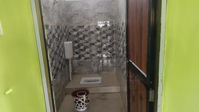 Bathroom Image of 850 Sq.ft 2 BHK Apartment / Flat for rent in Donar Darbhanga for Rs. 8000