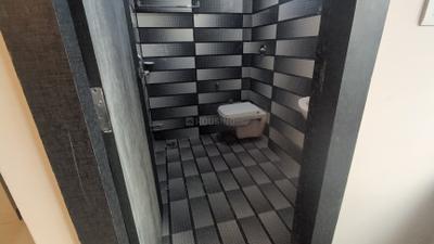 Bathroom Image of 530 Sq.ft 1 BHK Apartment / Flat for rent in Koramangala Bengaluru for Rs. 35000