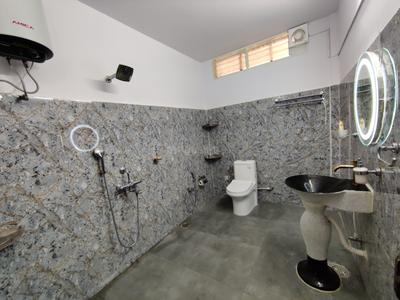 Bathroom Image of 1500 Sq.ft 3 BHK Independent House for rent in Vijaya Nagar Colony Hyderabad for Rs. 35000