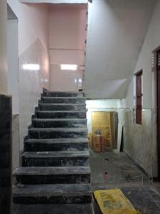 Staircase Image of 350 Sq.ft 1 RK Apartment / Flat for rent in Sector 51 Noida for Rs. 12500