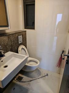 Common Bathroom Image of 815 Sq.ft 2 BHK Apartment / Flat for sale in Rigved Windsong, Matunga East Mumbai for Rs. 45000000