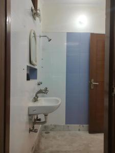 Common Bathroom Image of 1600 Sq.ft 3.5 BHK Apartment / Flat for rent in Sector 37 Faridabad for Rs. 35000