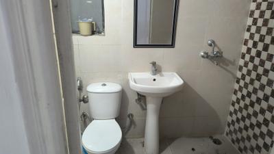Image of 1220 Sq.ft 2 BHK Apartment / Flat for rent in RG Luxury, Noida Extension, Greater Noida for Rs. 21000